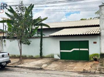 FACHADA · Casa ampla muito bem localizada