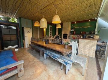 Casa · 360m² · 3 Quartos · 3 Vagas · Maravilhosa Casa Linear em Piratininga - Niterói.