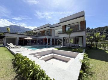Casa · 950m² · 6 Quartos · 4 Vagas · Casa com Estrutura Completa e Design Contemporâneo - Angra dos Reis/RJ