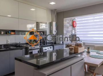 Apartamento · 80m² · 2 Quartos · 1 Vaga · Apartamento com 2 quartos e 80m² para alugar em Jardim Carvalho, Porto Alegre.