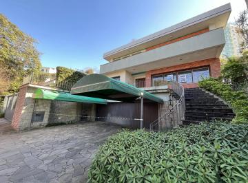 Casa · 430m² · 4 Quartos · 2 Vagas · Casa de 4 quartos, 2 suítes e 2 vagas de garagem no bairro Boa Vista em POA