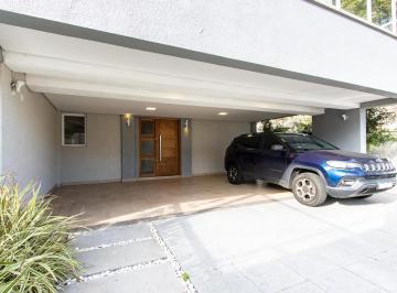 Casa · 122m² · 3 Quartos · 3 Vagas · Casa de esquina à venda na Av. Copacabana | 3 dormitórios | 3 vagas |