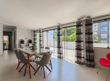 Apartamento · 178m² · 3 Quartos · 2 Vagas · Cobertura com 3 quartos (2 suítes) e 2 vagas de garagem no Bairro Petrópolis