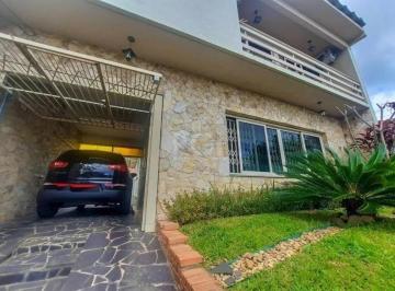 Casa · 300m² · 3 Quartos · 3 Vagas · Excelente casa com 3 dormitórios e 3 vagas de garagem