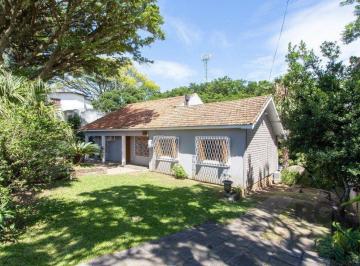 Casa · 218m² · 4 Quartos · 7 Vagas · Casa em Espírito Santo