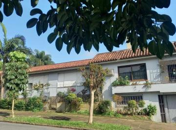 Casa · 360m² · 5 Quartos · 3 Vagas · Casa em Três Figueiras