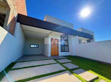 Casa · 110m² · 3 Quartos · 2 Vagas · Casa à venda - em Torres