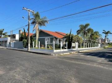 Casa · 180m² · 4 Quartos · 2 Vagas · Casa no Centro do Passo de Torres SC
