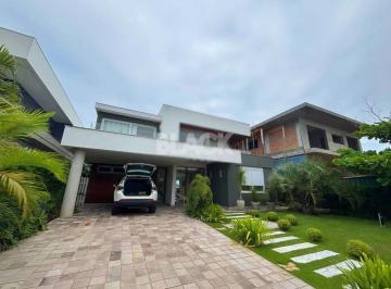 Casa · 345m² · 4 Quartos · 2 Vagas · Casa à venda - em Torres