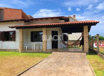 Casa · 110m² · 3 Quartos · 2 Vagas · Casa à venda - em Torres