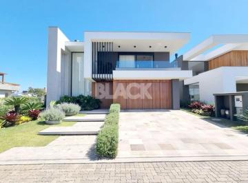 Casa · 300m² · 3 Quartos · 2 Vagas · Casa mobiliada no Reserva das Águas em Torres RS