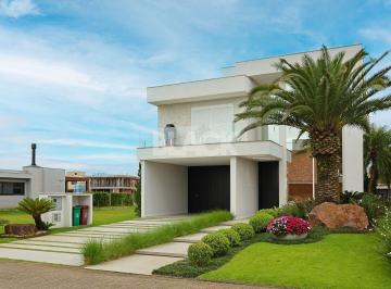 Casa · 431m² · 4 Quartos · 4 Vagas · Casa com piscina no Reserva das Águas em Torres RS