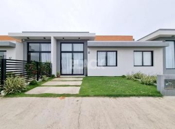 Casa · 62m² · 2 Quartos · 1 Vaga · Casa geminada na Praia Caravelle SC