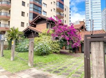 Casa · 468m² · 6 Quartos · 2 Vagas · Casa com piscina na Praia Grande Torres RS