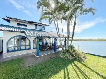 Casa · 162m² · 4 Quartos · 2 Vagas · Casa fundos para o Rio Mampituba Torres RS
