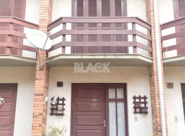 Casa · 42m² · 1 Quarto · Casa geminada estilo sobrado em Torres RS