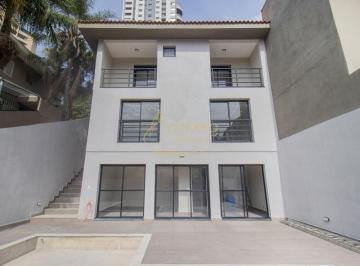 Casa · 165m² · 3 Quartos · 2 Vagas · Casa reformada à venda no Panamby em rua fechada!