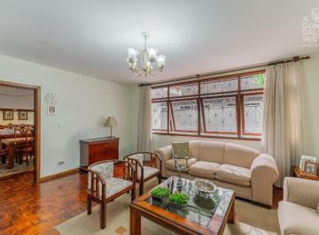 Casa · 382m² · 3 Quartos · 2 Vagas · Casa Residêncial com amplo quintal, 03 Quartos, 02 Vagas, Seminário, Curitiba.