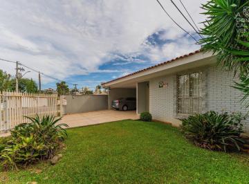 Casa · 382m² · 3 Quartos · 2 Vagas · Casa Residêncial com amplo quintal, 03 Quartos, 02 Vagas, Seminário, Curitiba.