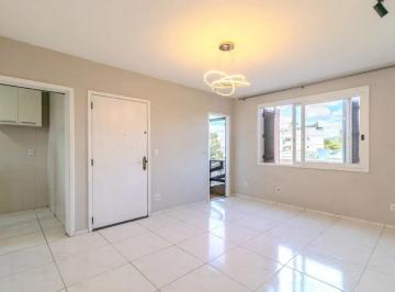 Apartamento · 81m² · 2 Quartos · 2 Vagas · Apartamento de 2 dormitórios à venda em Vila Ipiranga, Porto Alegre.