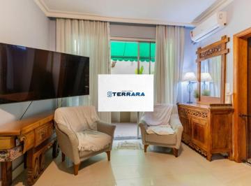 Apartamento · 94m² · 3 Quartos · Apartamento Térreo, 3 quartos e varanda separada no bairro Rio Branco