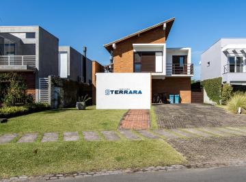 Casa · 337m² · 4 Quartos · 4 Vagas · Casa no Condominio Terra Ville. 3 suites, com fundo para o lago.