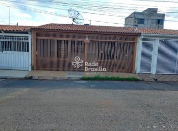 Casa · 140m² · 3 Quartos · 2 Vagas · QNN 39 CONJUNTO C CASA 20- Sozinha No Lote- Visitas Suspensas