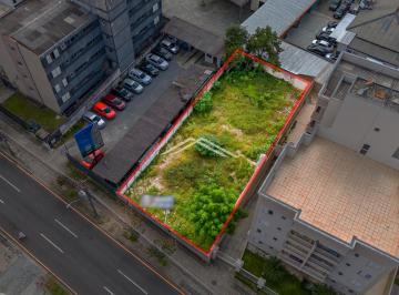 1 · Terreno ZR-3 com 551 m²,  à venda no bairro Alto da XV.