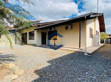 Casa · 170m² · 4 Quartos · 2 Vagas · Casa plana em Saguaçu, Joinville/SC