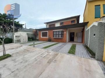 Casa · 190m² · 5 Quartos · 4 Vagas · Condomínio Fechado! Sobrado c/05 Dorms sendo 04 Suítes, Praia do Pernambuco!