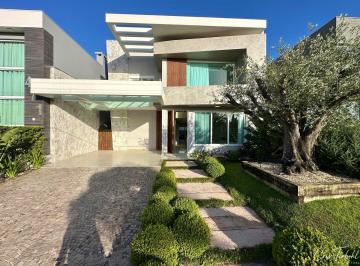 Casa · 248m² · 4 Quartos · Casa em Condomínio - Capão da Canoa/RS