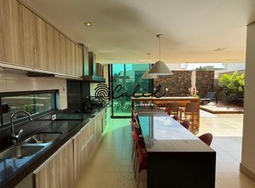 Casa · 307m² · 3 Quartos · 4 Vagas · Casa sobrado, localizada no bella citta com 307m² de área construida
