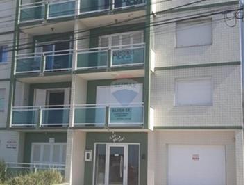Apartamento · 47m² · 2 Quartos · "Seu Novo Lar: Apartamento na Praia de Beira Mar"