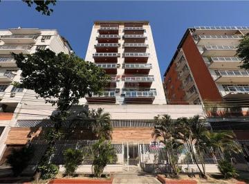 Apartamento · 97m² · 3 Quartos · 1 Vaga · Apartamento Espaçoso com 97m², 3 Quartos e Varandão – Próx. Av. Brás de Pina
