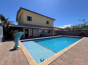 Casa · 350m² · 6 Quartos · 4 Vagas · À Venda: Casa com 6 Quartos e uma Área de Lazer Incrível em Condomínio com Acesso à Praia em Cabo Fr