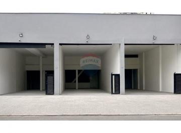 Comercial · 161m² · 2 Vagas · "Alugue: Espaço Comercial Estratégico em Guarulhos"