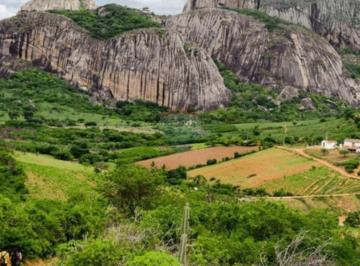 Terreno · 200m² · "Terreno Único em Serra de São Bento, RN - Invista Já!"