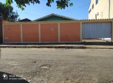 Casa de 3 quartos, Goiânia · Casa com barracão