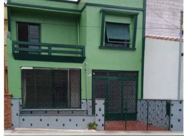 Comercial · 248m² · 3 Vagas · Casa comercial na Rua Florianópolis, N. 750 • 248 m²