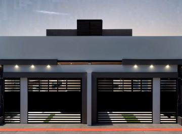 Casa · 130m² · 3 Quartos · 2 Vagas · Sobrado em São João, Itajaí/SC de 130m² 3 quartos à venda por R$ 1.050.000,00