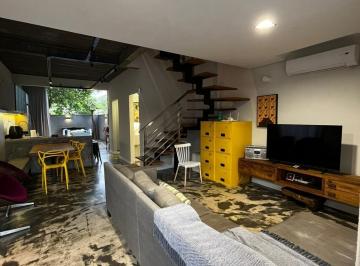 Casa · 140m² · 3 Quartos · 2 Vagas · Sobrado em Centro, Balneário Camboriú/SC de 140m² 3 quartos para locação R$ 7.000,00/mes