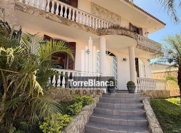 Casa · 420m² · 6 Quartos · 5 Vagas · Sobrado em Uvaranas, Ponta Grossa/PR de 420m² 6 quartos para locação R$ 13.500,00/mes