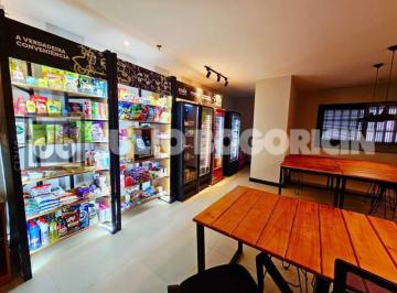Apartamento · 33m² · Apartamento : / Residencial / Centro
