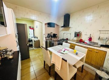 Casa · 200m² · 4 Quartos · 3 Vagas · VENDE CASA COM  LAJE LOTE 200 METROS 4 QUARTOS 1 SUÍTE QE 19 GUARÁ 2 ACEITA FINANCIAMENTO E FGTS