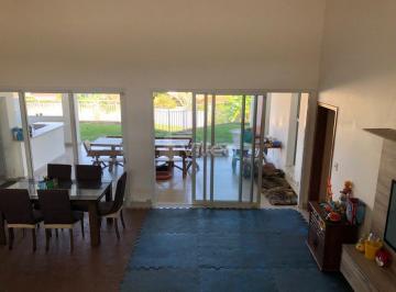 Casa · 307m² · 3 Quartos · 6 Vagas · Exclusiva Casa no Fazenda Imperial com Espaço Gourmet e Energia Solar