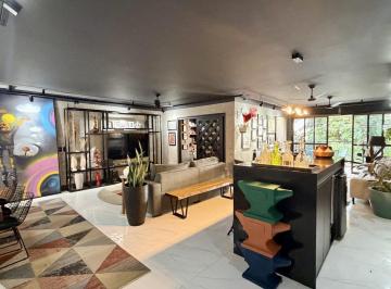 Apartamento · 260m² · 3 Quartos · 2 Vagas · 
                                Apto reformado na Rua dos Navegantes com 260 m2 
                  