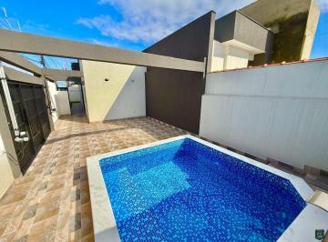 Casa de 2 quartos, Mongaguá · Casa em Esquina com Piscina 2 Dorms (1 Suíte) e 150m² a 500m Praia