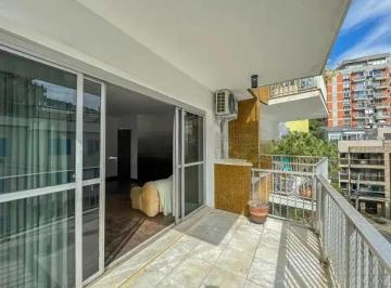 Apartamento · 180m² · 3 Quartos · 3 Vagas ·
Lagoa | Apartamento 3 quartos, sendo 1 suite