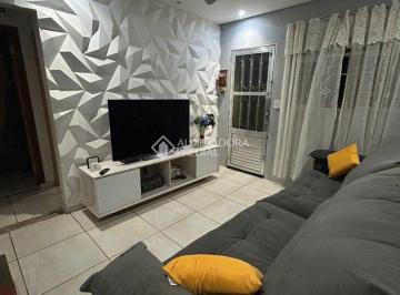 Casa · 124m² · 2 Quartos · 3 Vagas · Casa residencial com 2 quartos, 1 banheiro, 3 vagas de garagem, acabamento em Porcelanato e amplo qu