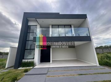Casa · 207m² · 3 Quartos · 2 Vagas · Vendo Casa com 3 suítes no Condominio Jardim das Tulipas